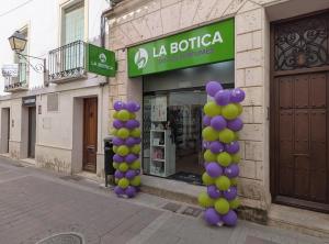 La Botica de los Perfumes llega a San Clemente de la mano de una joven emprendedora
