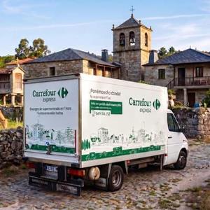 Carrefour estrena en Galicia un supermercado móvil para abastecer a poblaciones rurales 