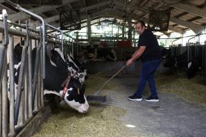EROSKI CONMEMORA UNA DÉCADA DE APOYO A LA GANADERÍA LOCAL CON MÁS DE 215 MILLONES DE LITROS DE LECHE DE ORIGEN COMERCIALIZADOS